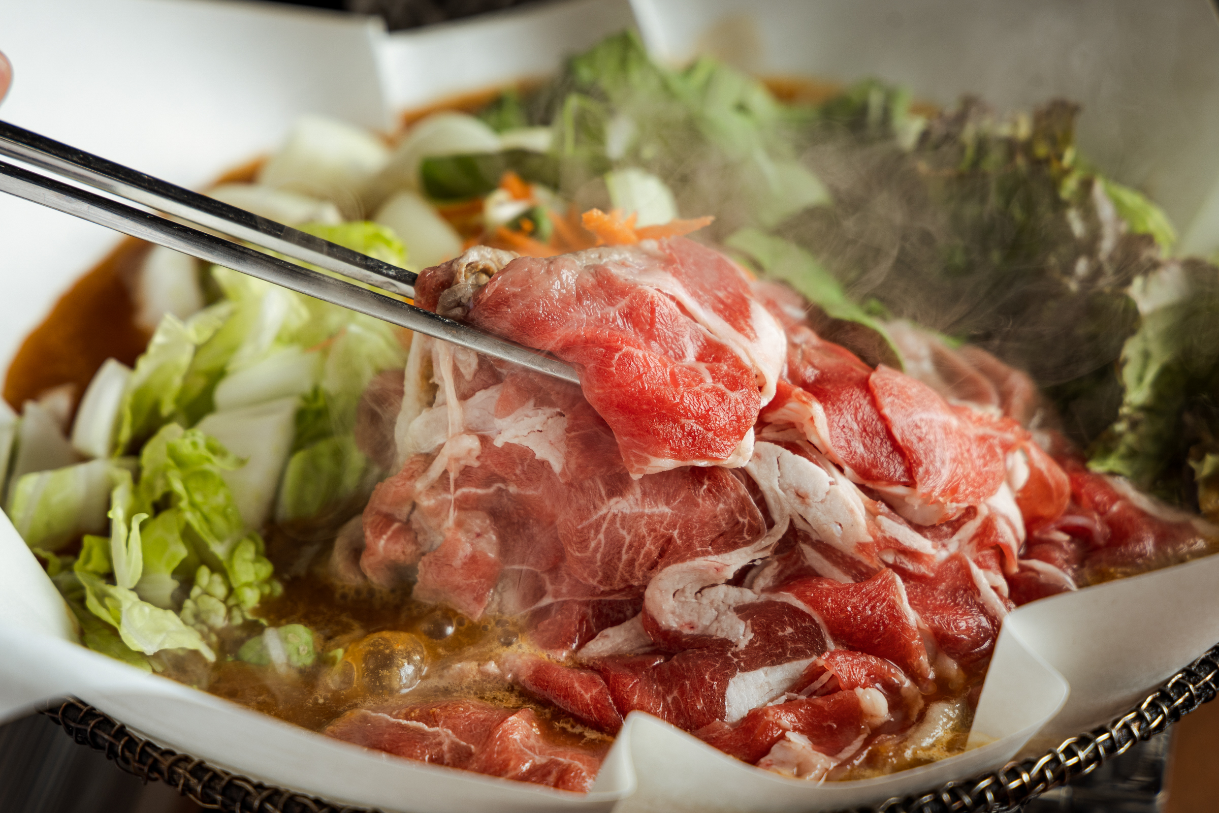 ラム好き必見！おしゃれな空間と罪悪感なきスープで新体験の味わいを